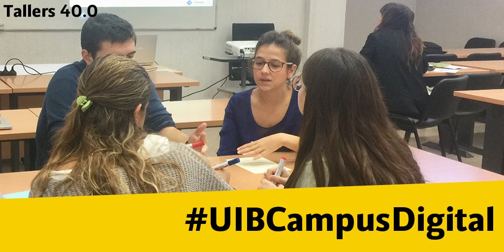 Imagen de alumnos sentados en la biblioteca